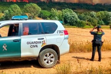 DIRECTO | Sube a nivel 2 el incendio en la provincia de León: obliga a evacuar a los vecinos