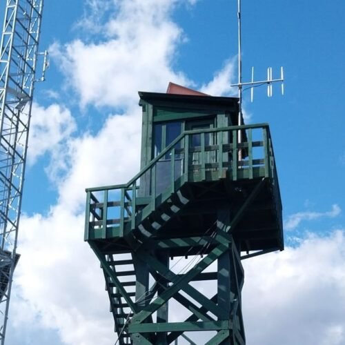 Torres de vigilancia o cámaras y drones: la polémica que enfrenta a Junta y bomberos forestales