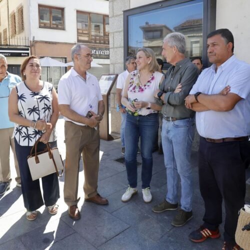Isabel Blanco promete a los afectados por el incendio de Ávila que «no van a estar solos»: «Estamos con ellos»