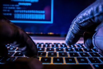 Varios ‘hackers’ filtran en la ‘dark web’ más de 600.000 datos sensibles del Departamento de Educación británico