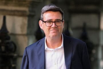 De Manchester al número 10: quién es Andy Burnham, el nuevo primer ministro británico