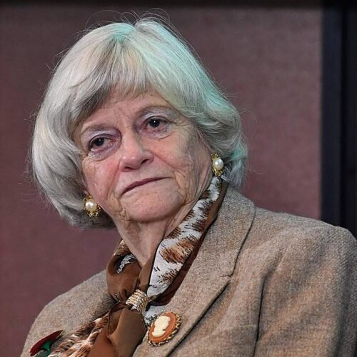 La exdiputada británica Ann Widdecombe murió tras recibir 21 martillazos en la cabeza