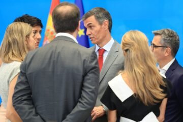 Sánchez enfría el apoyo a Zapatero: “Yo no soy su portavoz”