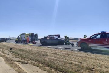 Mueren cuatro personas de una familia y una menor se encuentra grave tras un accidente de tráfico en Palencia