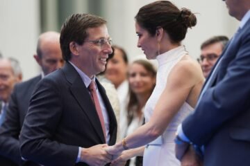 El plan de residencias público-privadas de Ayuso en parcelas públicas abre el apetito de seis empresas: “¿Se permiten otros usos del suelo?»