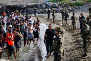 Última hora de la entrada de inmigrantes a Ceuta, en directo | Albares pide poner fin a la “confusión interesada” tras anunciar Italia la suspensión de Schengen