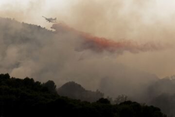Unos 6.000 vecinos evacuados en La Vall d’Uixó pueden volver a sus casas mientras el fuego sigue activo en las montañas de Castellón