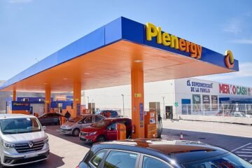 La crisis de precios de la gasolina lleva a los consumidores a repostar más de tres veces al mes