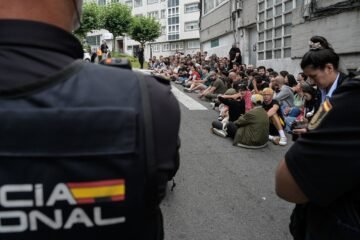 Desahuciada en Madrid la familia de Dulce, madre de cinco hijos, pese a la intervención de la ONU