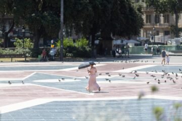 Barcelona se arma para combatir el calor extemo: la ciudad prepara un simulacro de un verano de 50 grados
