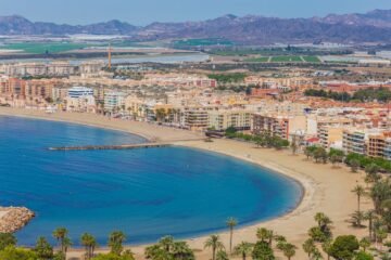 Este es la ciudad de Murcia más barata para alquilar una casa en la playa este verano