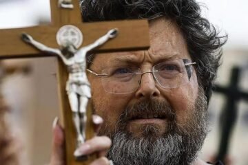 Mario Adinolfi, el fenómeno de masas que escondía una estafa monumental