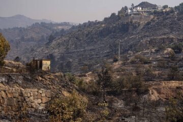 Incendio de la Vall d’Uixó: a contrarreloj para atacarlo ante otra ola de calor