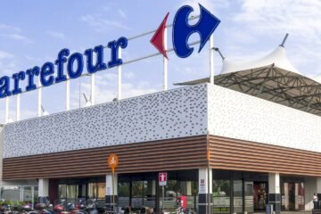 Ha llegado a Carrefour el mueble aparador con 6 baldas y 2 puertas más barato y elegante: cuesta 93 €
