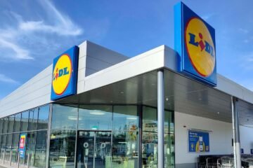 Llega este viernes, 21 de agosto, el mueble con cajón y puerta más práctico: está disponible por 49,99 euros