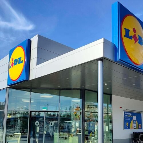 Llega este viernes, 21 de agosto, el mueble con cajón y puerta más práctico: está disponible por 49,99 euros