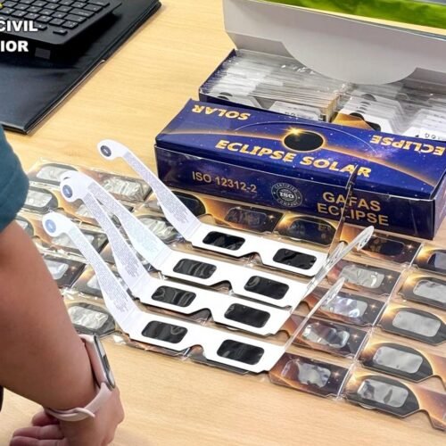 Consumo retira seis modelos de gafas para ver el eclipse por riesgo de lesiones oculares