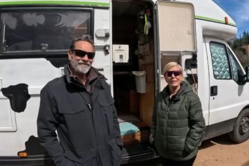 Fernando y Ana llevan 3 años viviendo en una caravana de 7 m² : “Ahora nos queda dinero al final del mes”