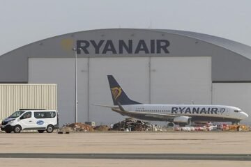 Los aeropuertos donde Ryanair ha recortado asientos pierden hasta un 37% de pasajeros durante el verano