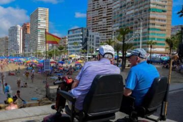 España tiene que destinar el doble de impuestos y deuda que en 2018 a pagar pensiones