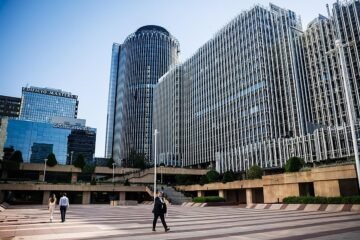 La contratación de oficinas vuelve a caer y las empresas se desplazan fuera de la M-30 para ahorrar costes