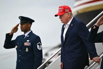 Trump amenaza con bombardear a Omán por ultimar un acuerdo con Irán para reabrir Ormuz
