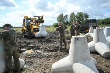 Polonia blinda su frontera oriental con 300.000 erizos de hormigón armado