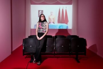 La artista Juana Dolores se plantea dejar de escribir en catalán