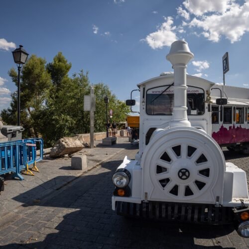 Herido un turista italiano en el accidente de un tren turístico en Toledo