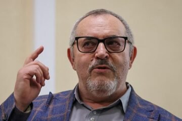El último político ruso opositor a Putin se exilia en Francia