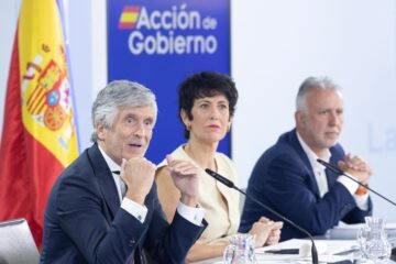 Guerra de versiones entre Marlaska y Robles sobre los informes que hizo el CNI para avanzar la crisis de Ceuta