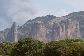 Un juez envía a prisión provisional al detenido por el incendio en Las Peñas de Riglos (Huesca)