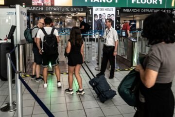 Última hora de la entrada de inmigrantes a Ceuta, en directo | Italia rechaza el ultimátum de España y mantendrá los controles a los viajeros hasta el 15 de agosto