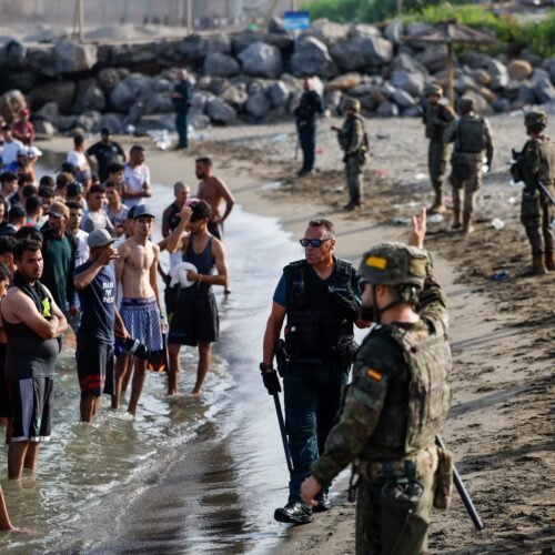 Cese fulminante de un cargo de Seguridad Nacional por informar de la entrada de 49.000 inmigrantes en Ceuta