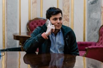 La Mesa del Congreso expedienta de nuevo a Vito Quiles, que se expone a perder su acreditación definitivamente