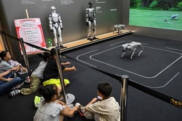 Locura por el estreno en bolsa de la gran factoría china de robots de compañía