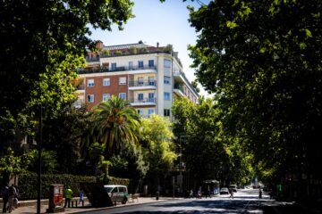 El ático que compró el Gobierno de Ayuso lo vendió una de las inmobiliarias más exclusivas de La Moraleja