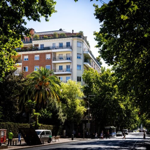 El ático que compró el Gobierno de Ayuso lo vendió una de las inmobiliarias más exclusivas de La Moraleja
