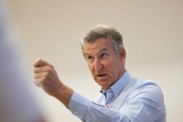 Feijóo ahonda en la “crisis de salud pública” en Ceuta