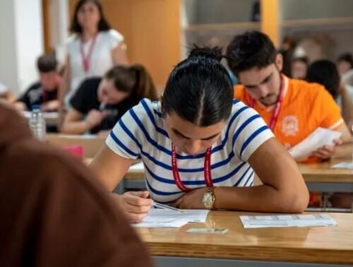 Castilla y León resiste la caída generalizada del Informe PISA y continúa en el podio educativo nacional