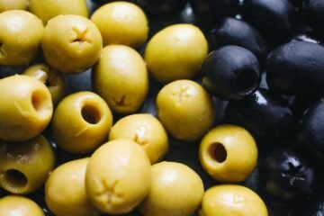 Ya ha entrado en vigor: los pepinillos y las aceitunas cambian su calidad alimentaria para siempre a partir de 2026