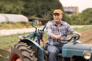 Un agricultor con 50 años de experiencia: «Empezamos a vendimiar a las 23:00 hasta las 5:00 y la bodega abre a las 6:00»