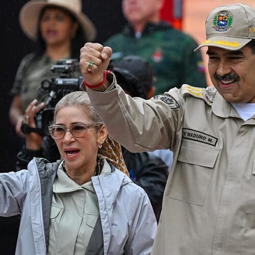 Cilia Flores pide salir de prisión por sus problemas cardíacos y ofrece vigilancia armada las 24 horas