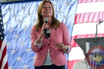 Un hombre armado ataca a la candidata demócrata a gobernadora en Ohio en un acto de campaña