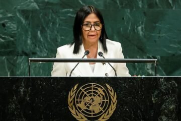 Delcy promete ante la ONU que habrá elecciones, pero que ella asumirá la transición política