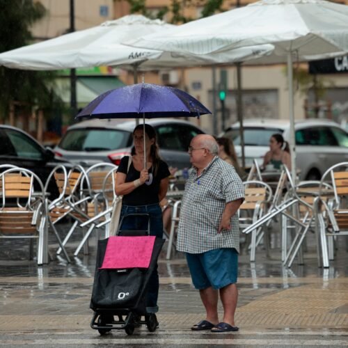 Un frente tumba hoy las temperaturas 10 grados y deja lluvias “muy adversas” en el área mediterránea