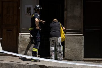 Los vecinos desalojados por el socavón de la L9 demandarán a la Generalitat