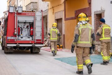 Tres heridos, dos de ellos graves, por una explosión en un edificio de Cerdanyola