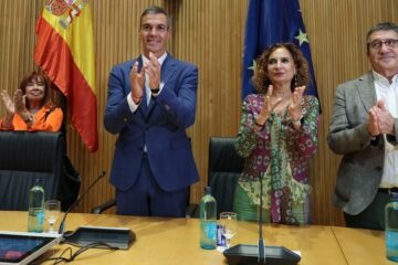 Sánchez esgrime la victoria ultra en Alemania para reanimar al PSOE tras el desgaste por Ceuta