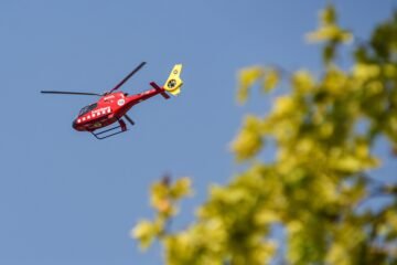 Los bomberos estabilizan un fuego que obligó a confinar dos urbanizaciones en Tordera